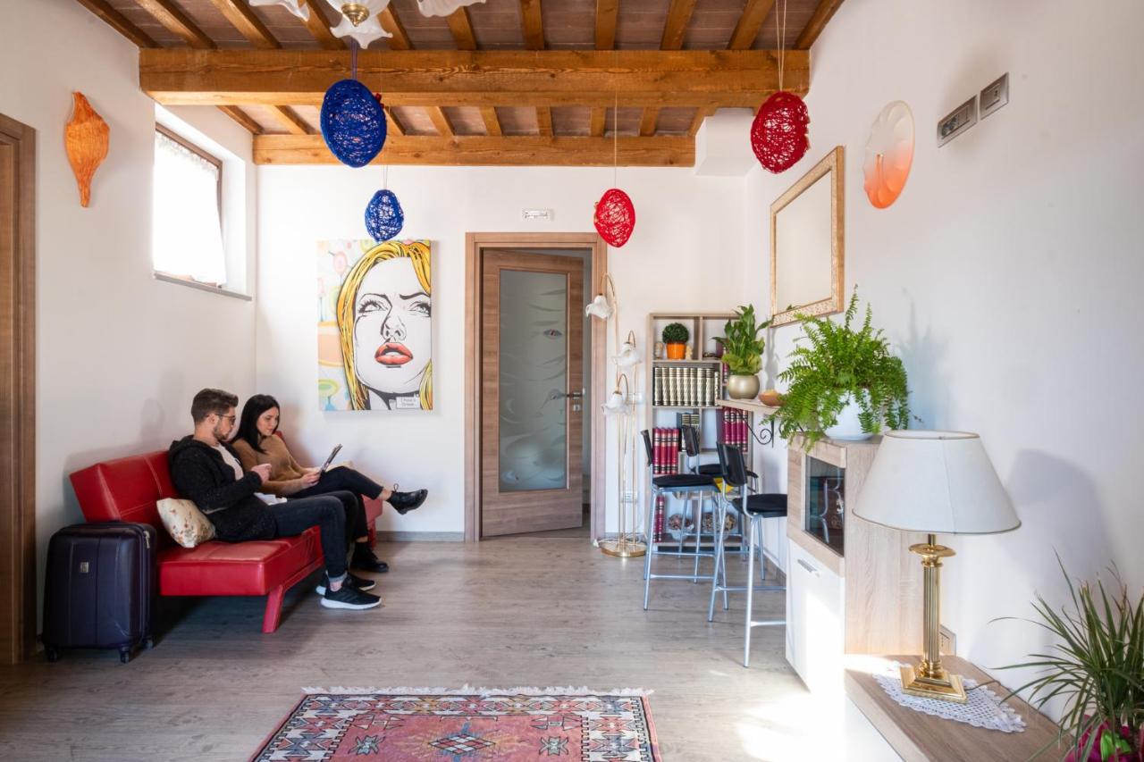 B&B Da Vi.Vi Urbania Luaran gambar