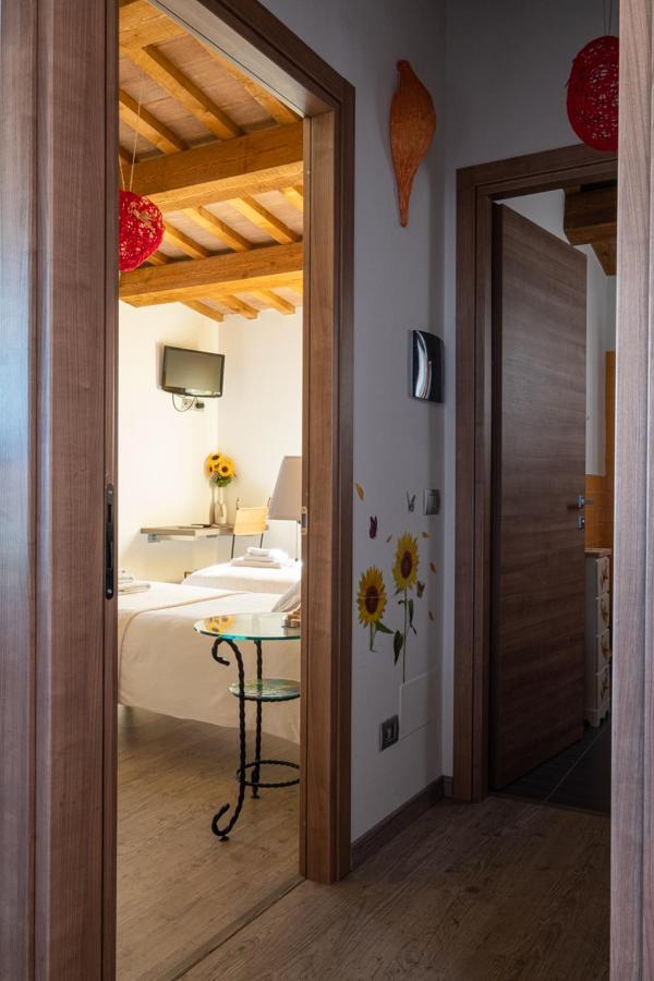B&B Da Vi.Vi Urbania Luaran gambar