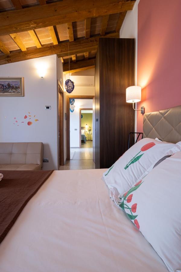 B&B Da Vi.Vi Urbania Luaran gambar