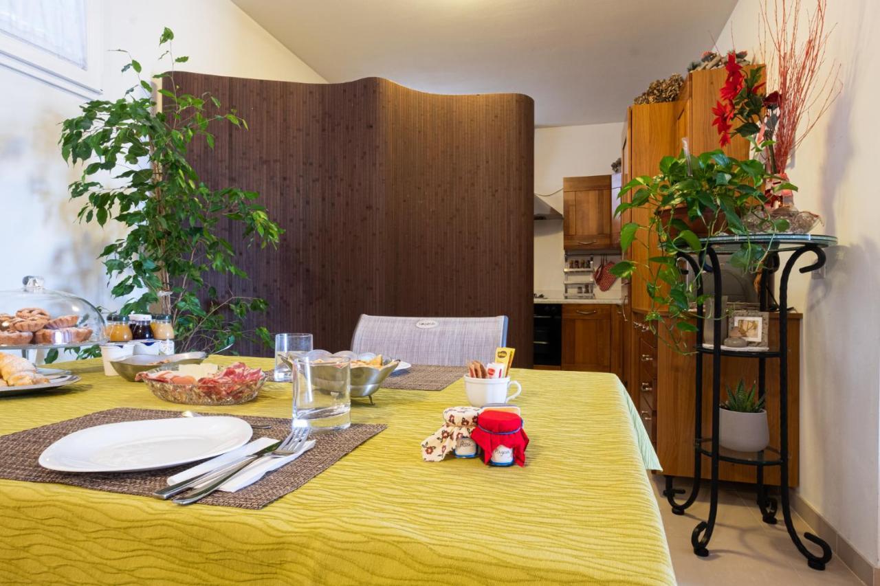 B&B Da Vi.Vi Urbania Luaran gambar